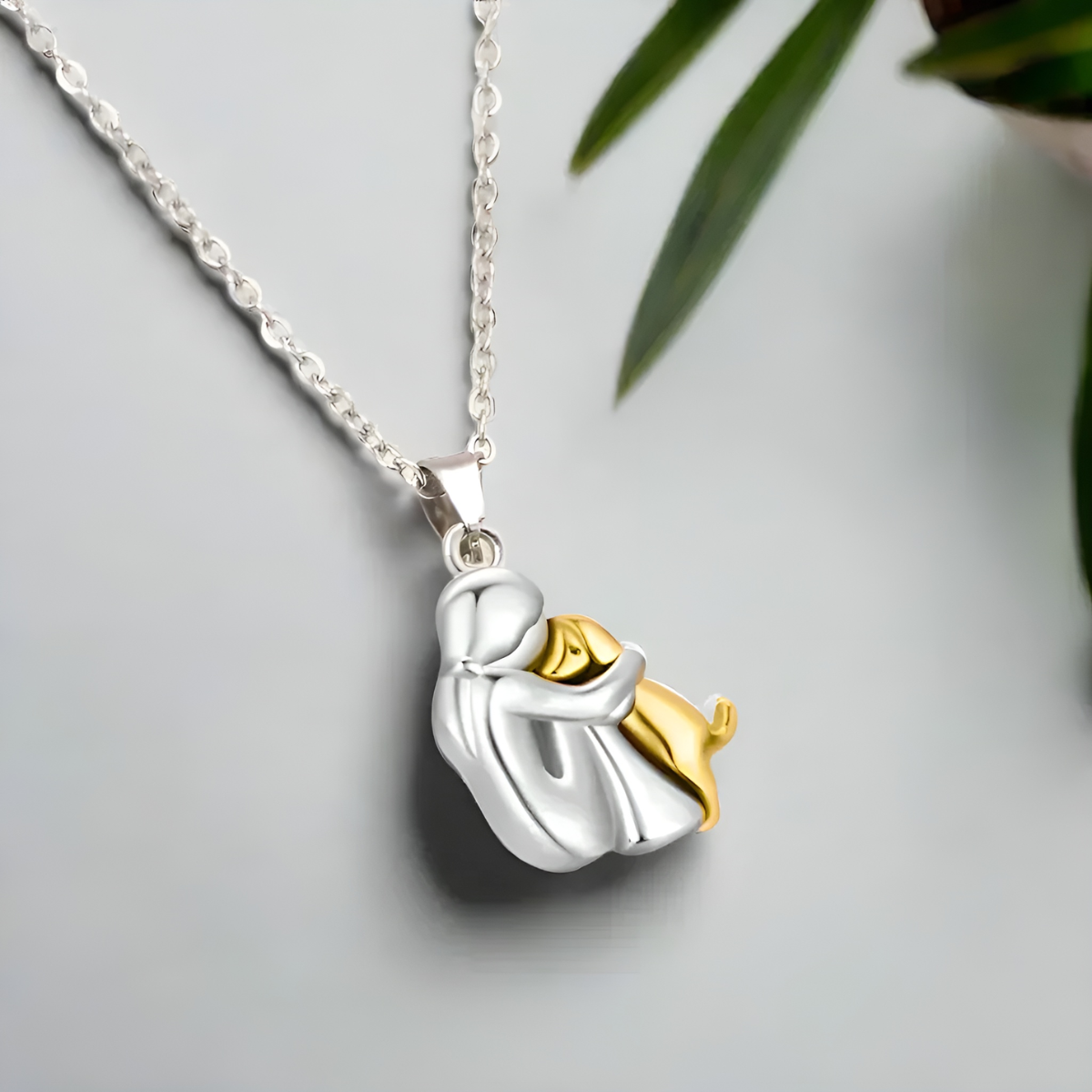 EMMA™ | Pendentif Hug Élégant