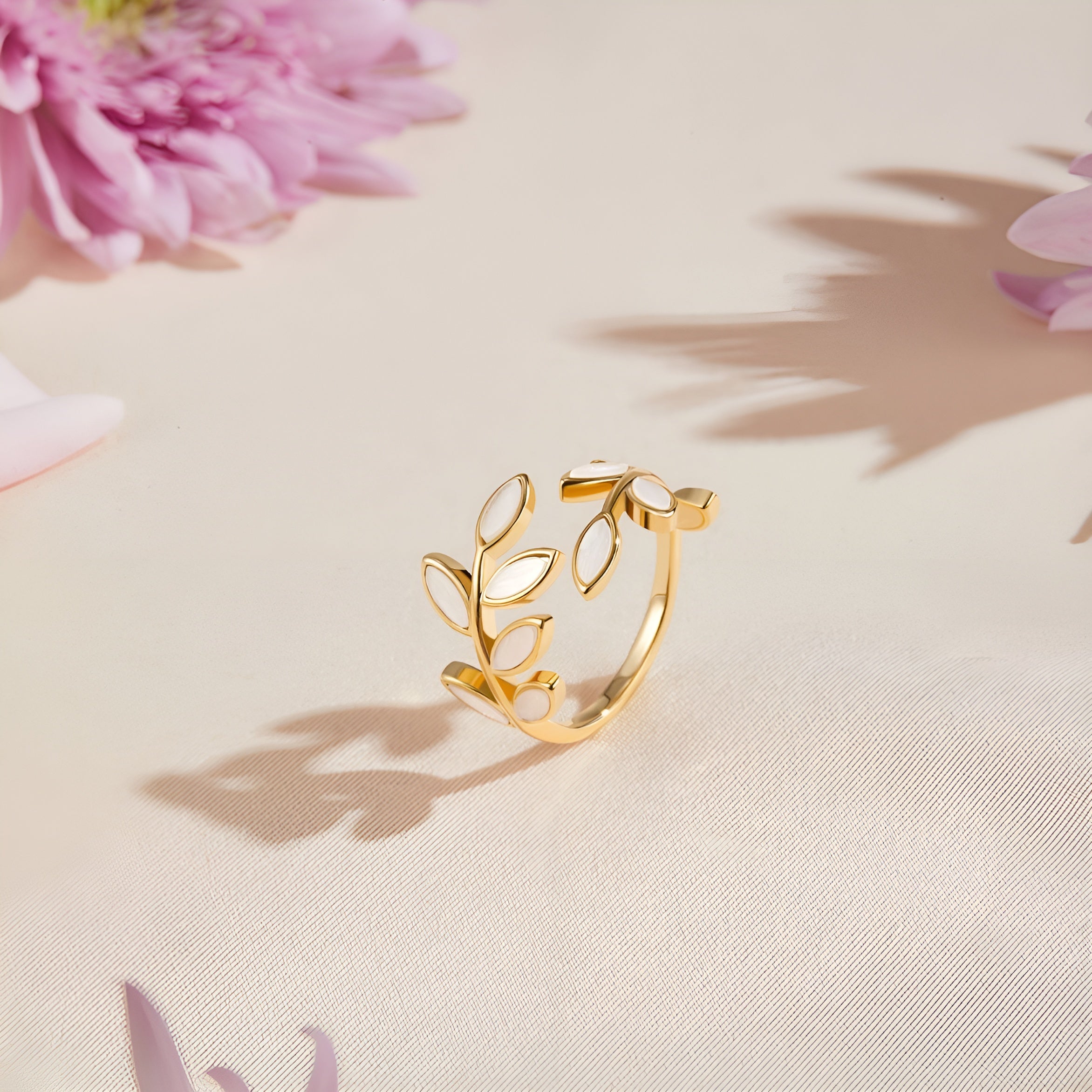 SEREIN™ | Bague Feuille Élégante