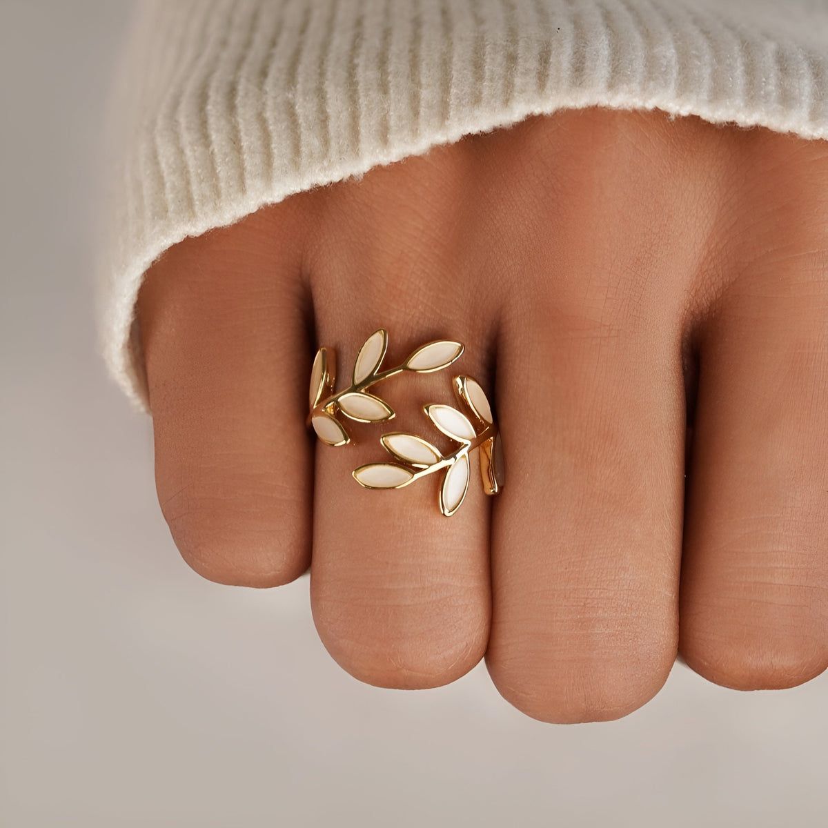 SEREIN™ | Bague Feuille Élégante
